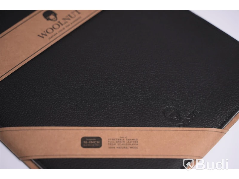 Läderfodral för MACBOOK PRO / WOOLNUT / 16-INCH